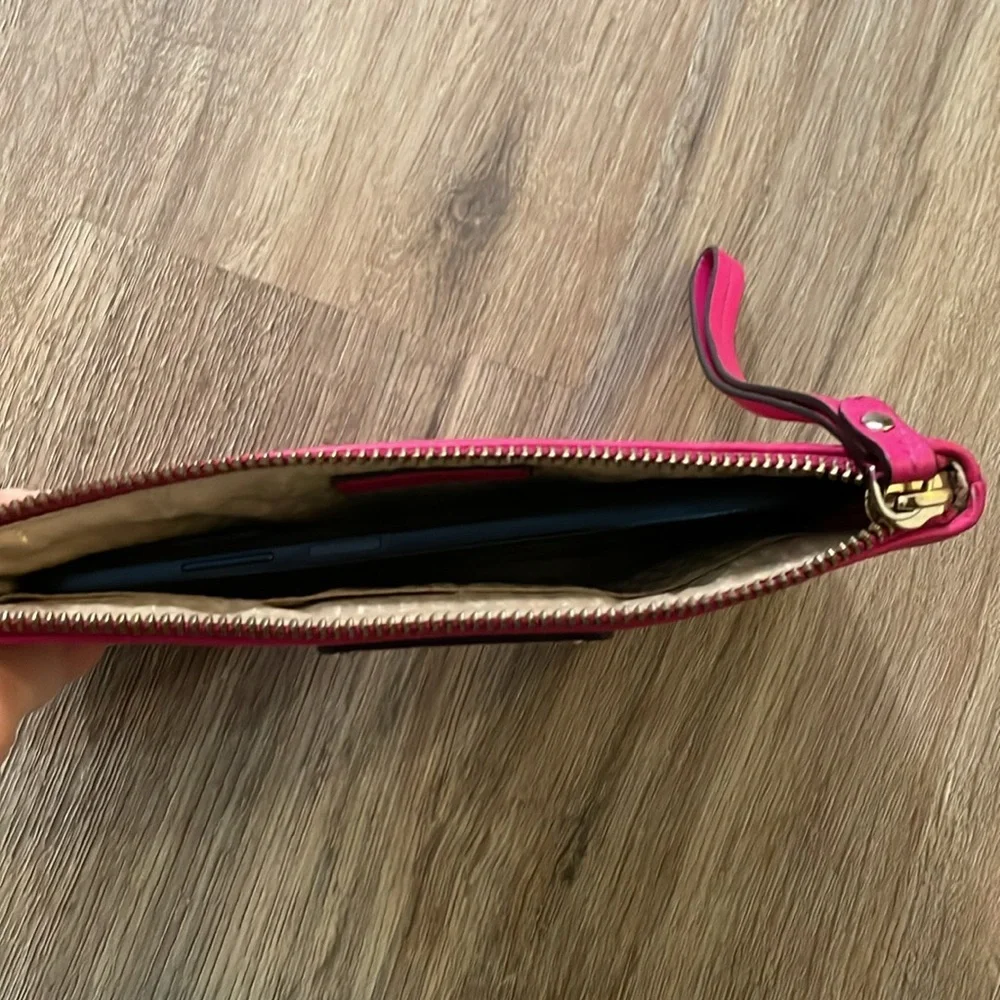 Kate spade hot pink pebbled leather wristlet - Picture 6 of 8
